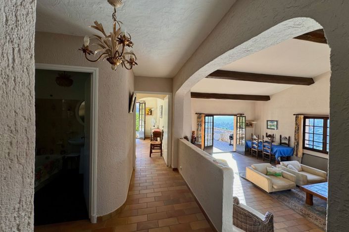 Image No.7-6 Bed House for sale