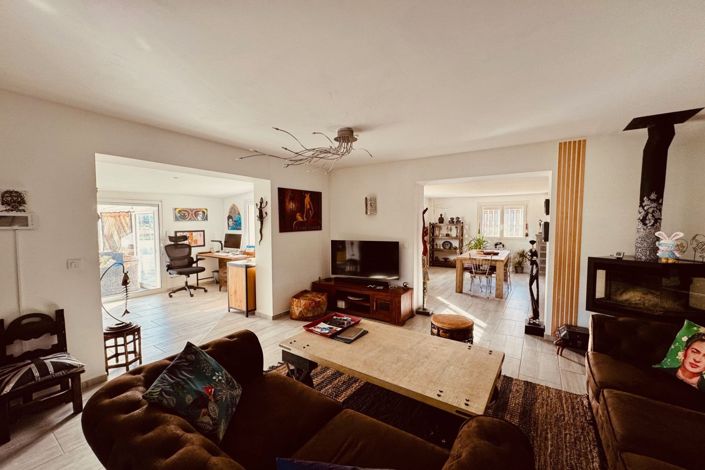 Image No.6-3 Bed House for sale