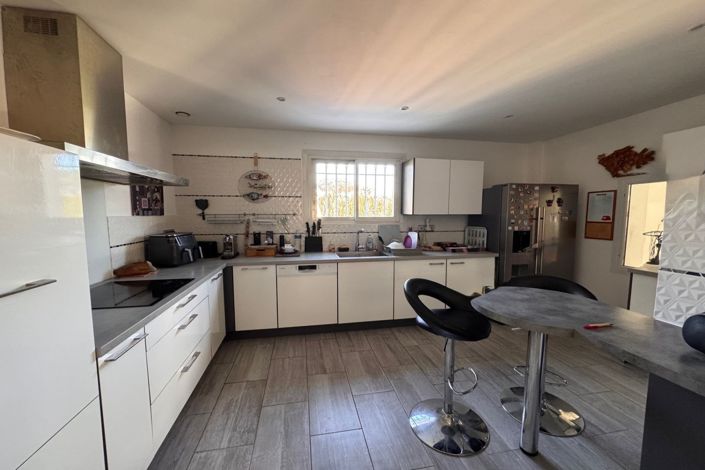 Image No.7-3 Bed House for sale