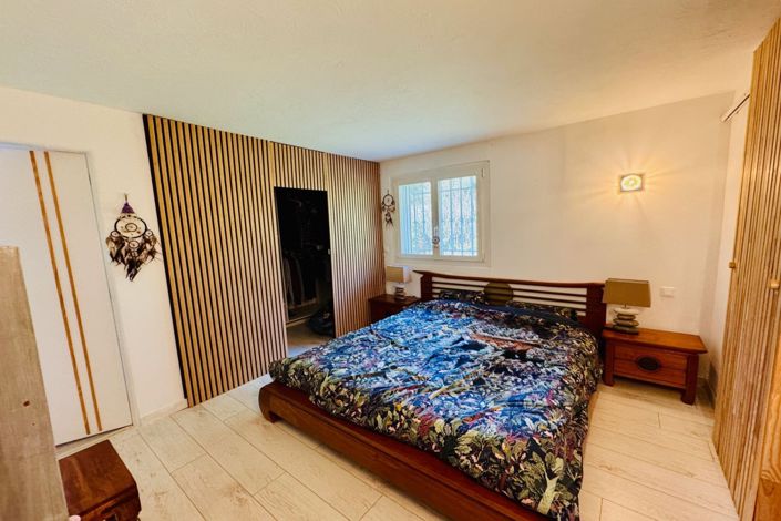 Image No.8-3 Bed House for sale