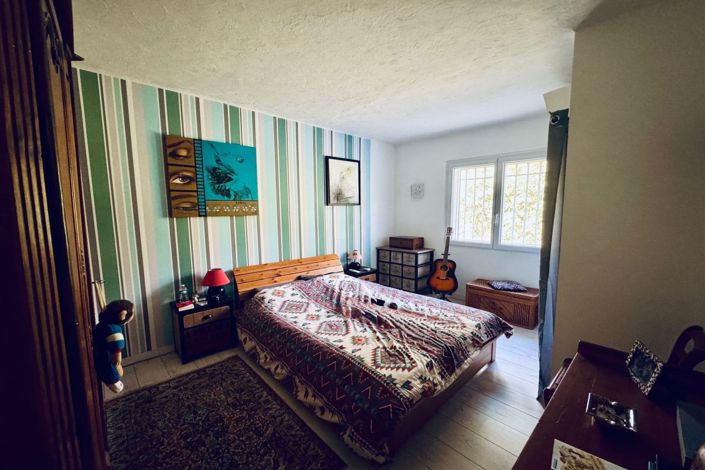 Image No.9-3 Bed House for sale