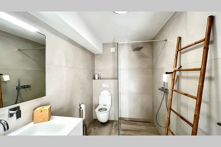 Image No.17-3 Bed House for sale