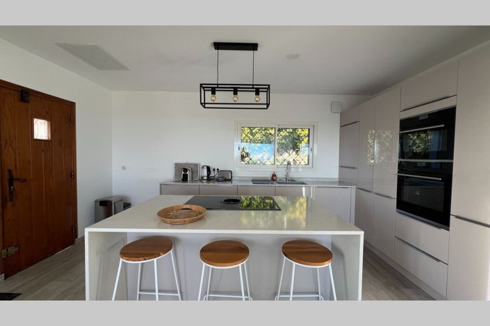 Image No.7-3 Bed House for sale