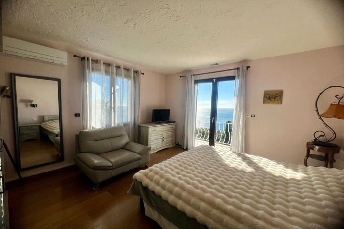 Image No.10-3 Bed House for sale