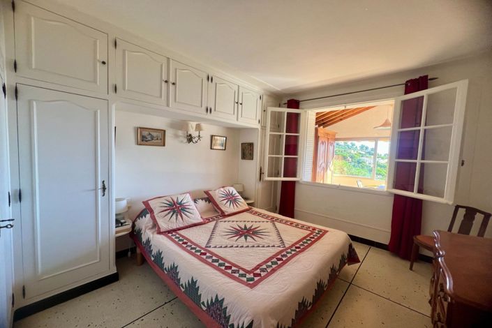 Image No.10-4 Bed House for sale