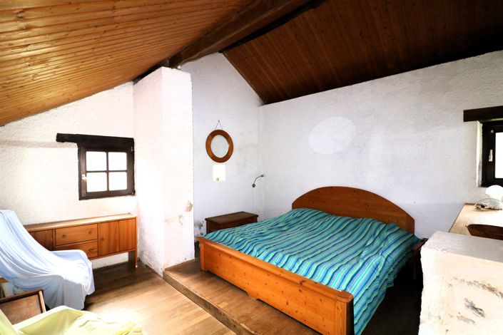 Image No.19-5 Bed House for sale