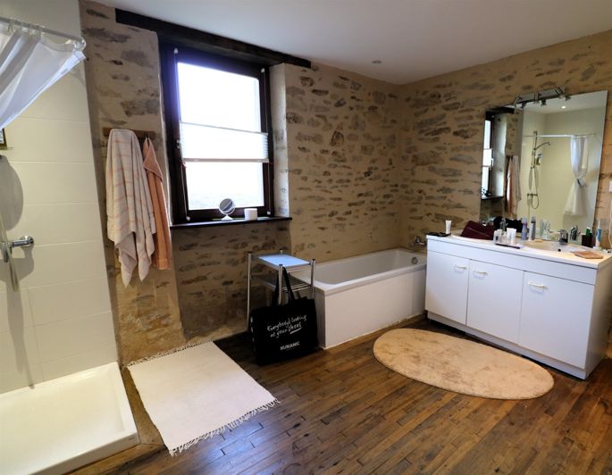 Image No.20-5 Bed House for sale