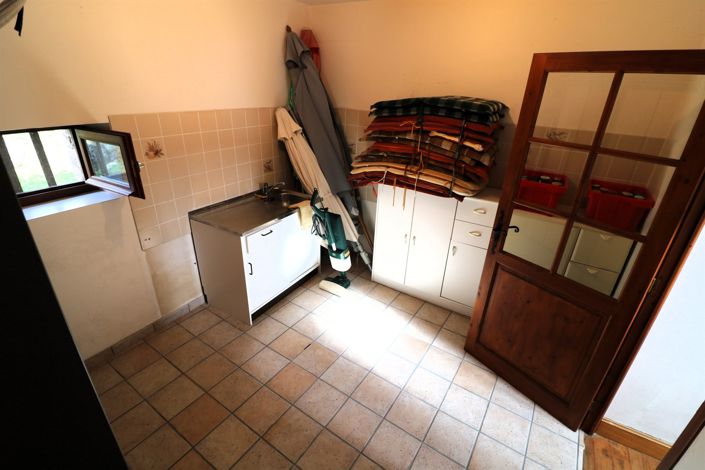 Image No.43-5 Bed House for sale