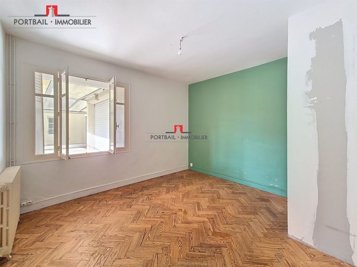 Image No.8-5 Bed House for sale