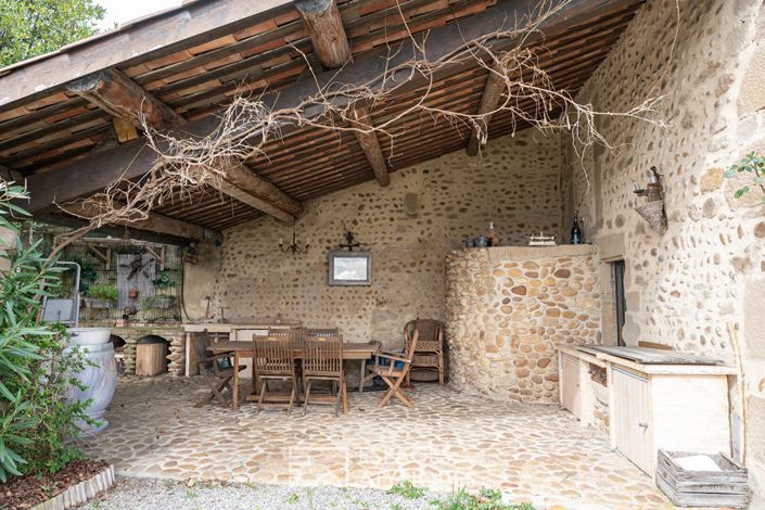 Image No.4-4 Bed Property for sale