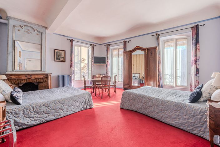 Image No.10-20 Bed House for sale