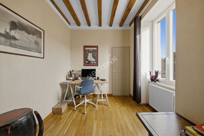 Image No.10-5 Bed Property for sale