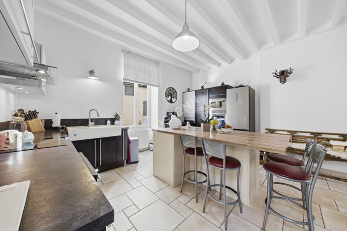 Image No.7-5 Bed Property for sale