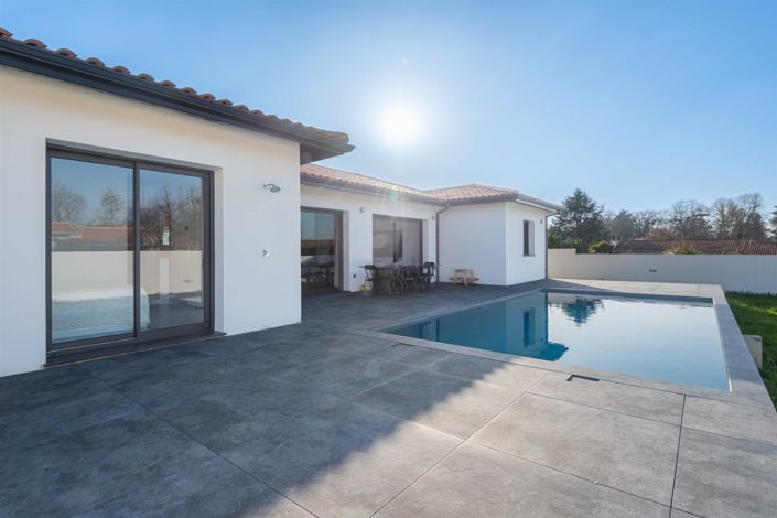 Image No.4-4 Bed House for sale