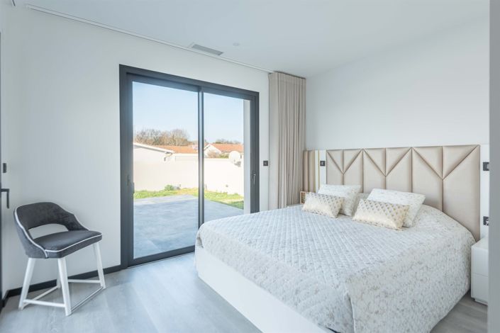 Image No.5-4 Bed House for sale