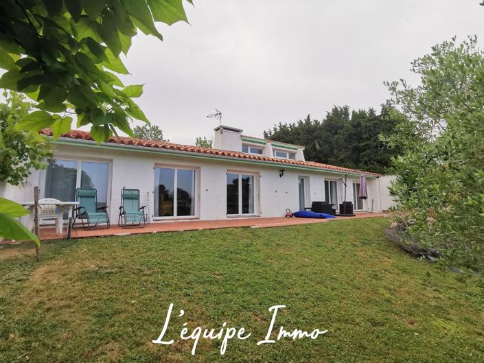 Image No.17-4 Bed House for sale