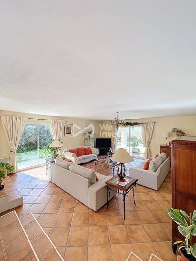 Image No.6-5 Bed House for sale