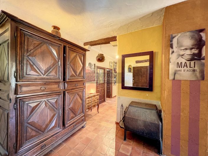 Image No.4-6 Bed House for sale