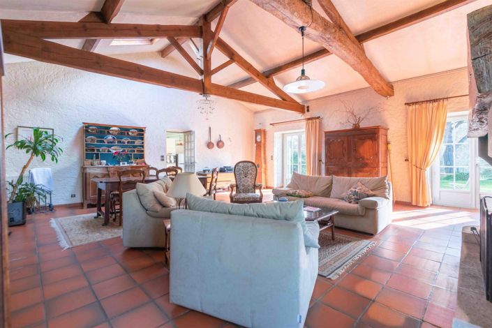 Image No.6-4 Bed House for sale