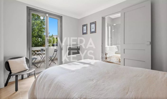 Image No.15-7 Bed House for sale