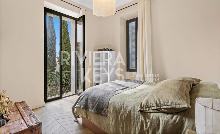 Image No.22-7 Bed House for sale