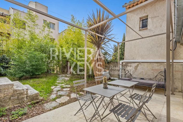 Image No.24-7 Bed House for sale