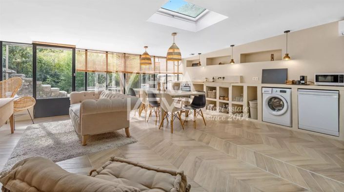 Image No.25-7 Bed House for sale