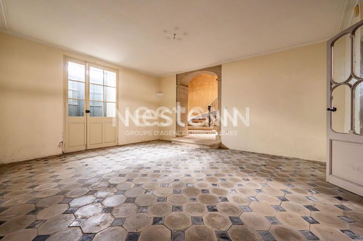 Image No.5-8 Bed House for sale