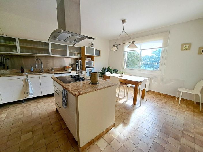 Image No.10-4 Bed House for sale