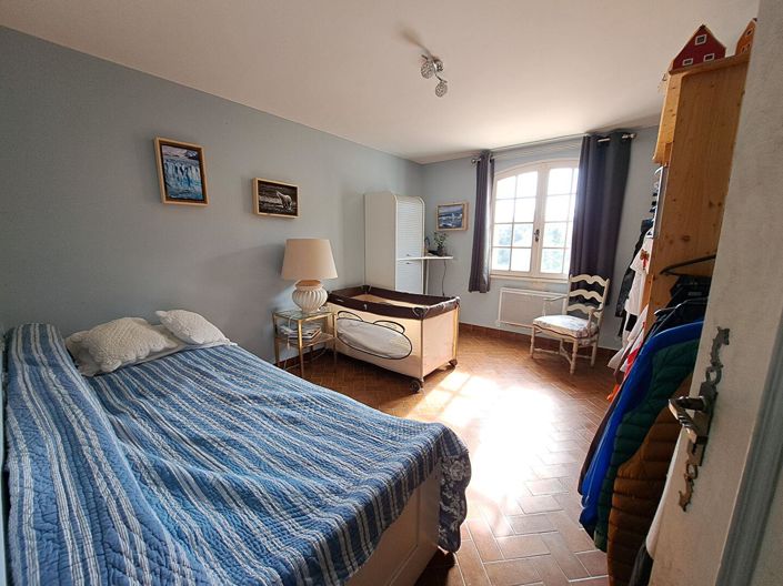 Image No.17-4 Bed House for sale
