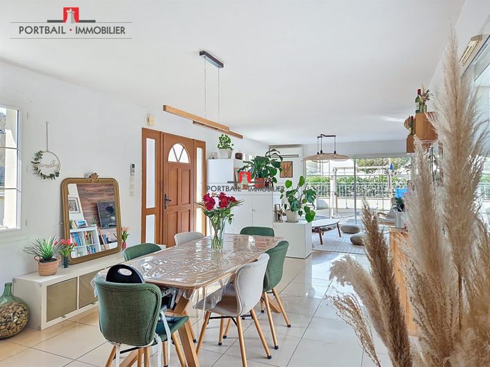 Image No.2-5 Bed House for sale