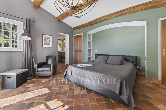 Image No.12-10 Bed House for sale