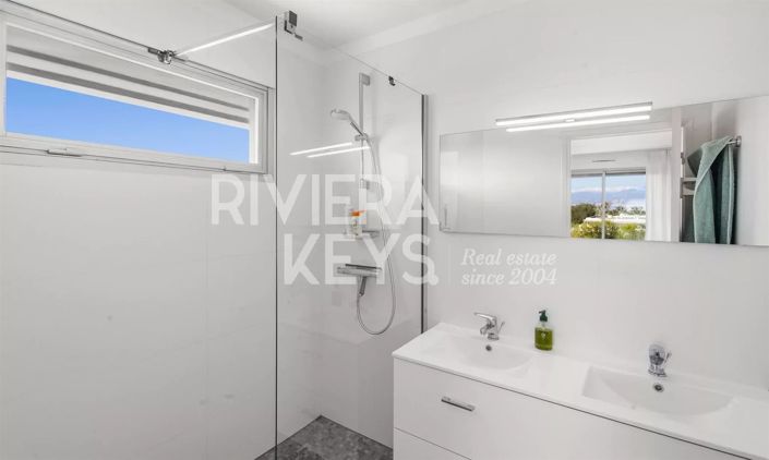 Image No.21-3 Bed Apartment for sale