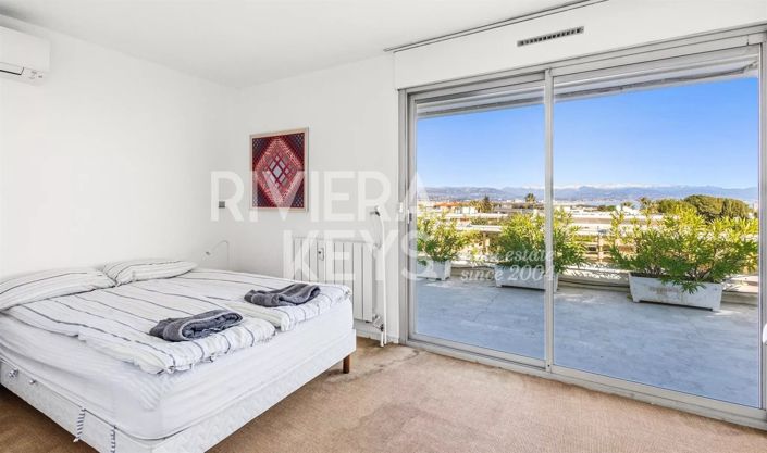 Image No.22-3 Bed Apartment for sale