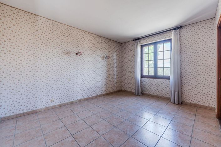 Image No.14-3 Bed House for sale