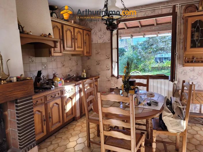 Image No.2-4 Bed House for sale