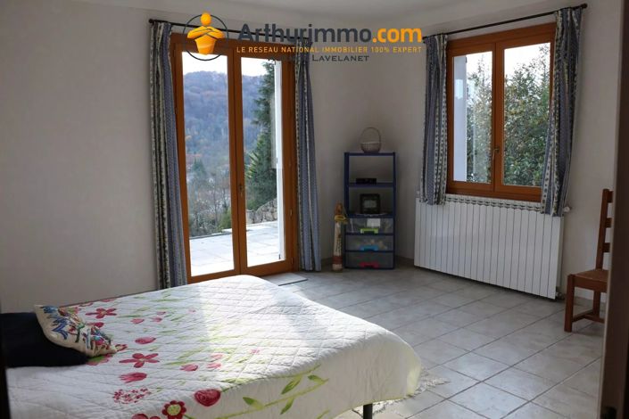 Image No.11-8 Bed House for sale