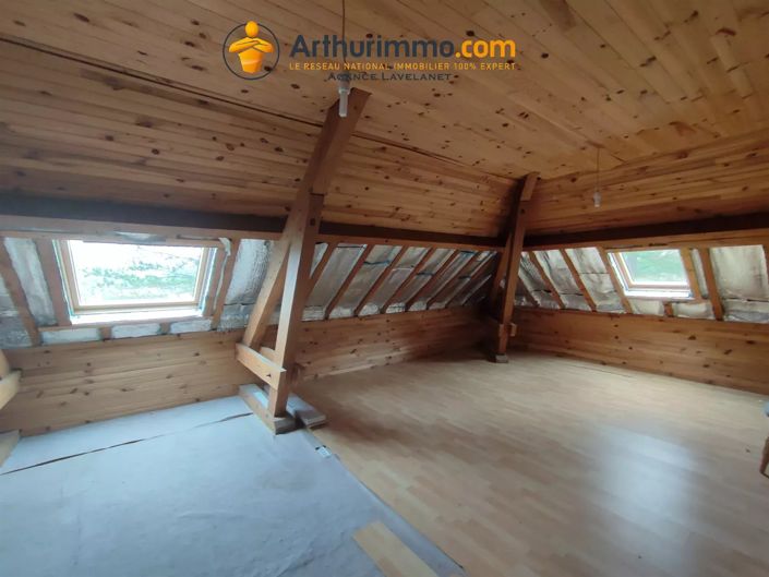 Image No.25-8 Bed House for sale