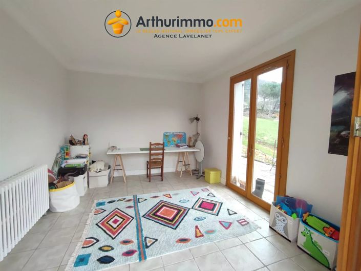 Image No.8-8 Bed House for sale
