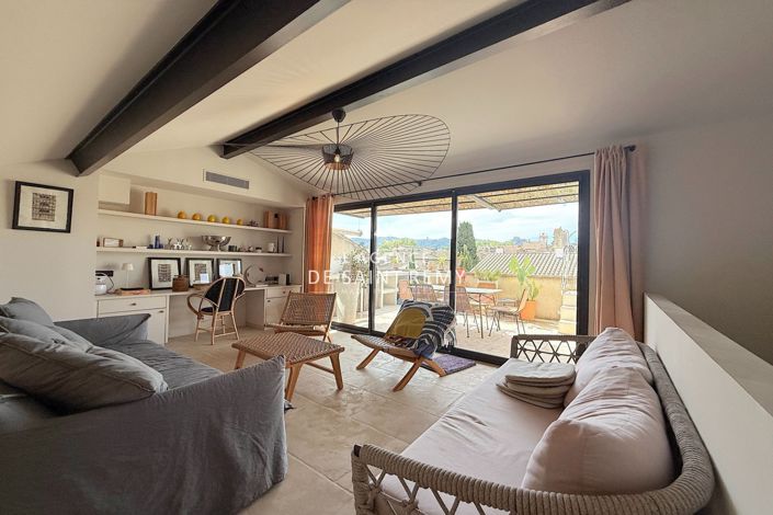 Image No.2-4 Bed House for sale