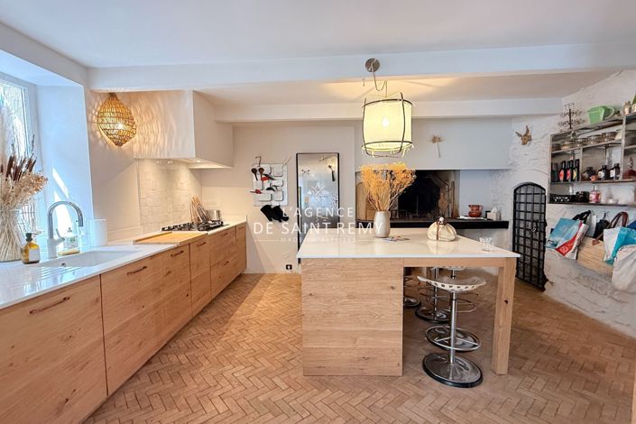 Image No.4-4 Bed House for sale