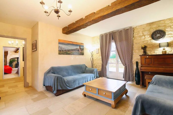 Image No.7-7 Bed House for sale