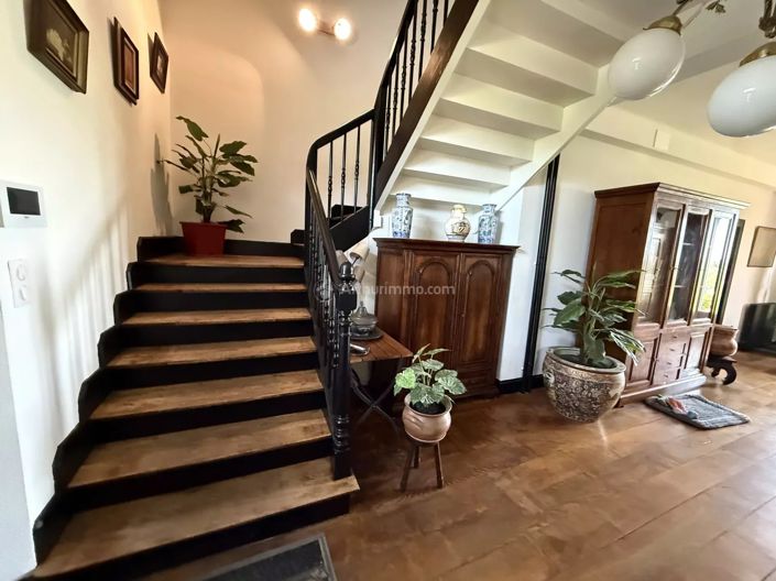 Image No.17-6 Bed House for sale