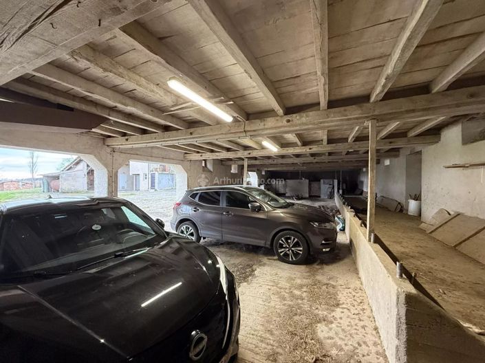 Image No.24-6 Bed House for sale