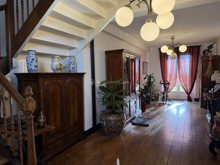 Image No.4-6 Bed House for sale