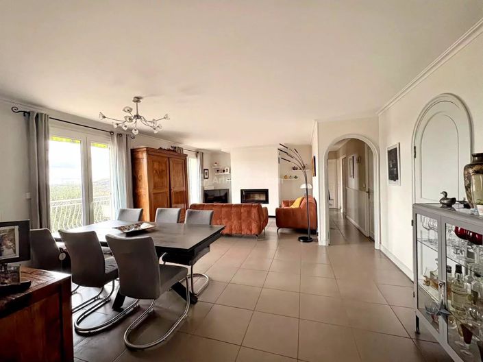 Image No.2-4 Bed House for sale