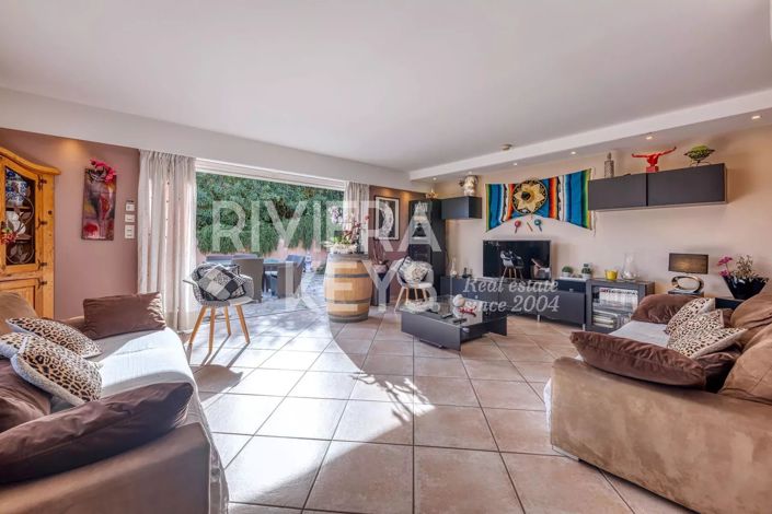 Image No.16-4 Bed House for sale