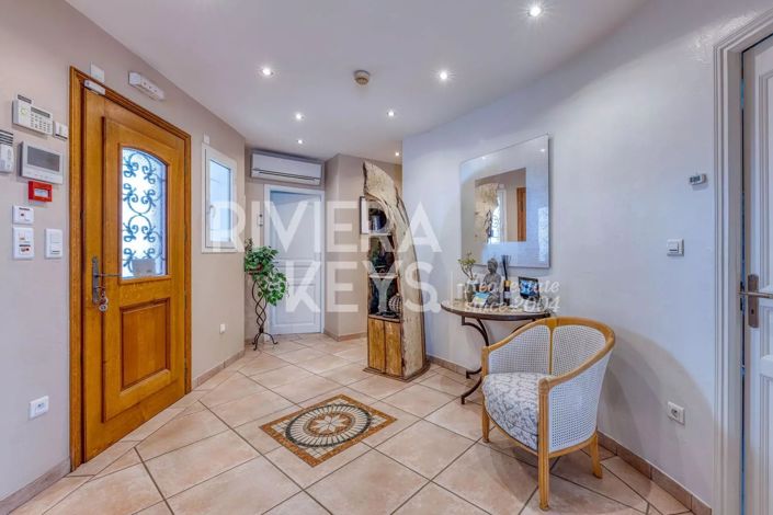 Image No.18-4 Bed House for sale