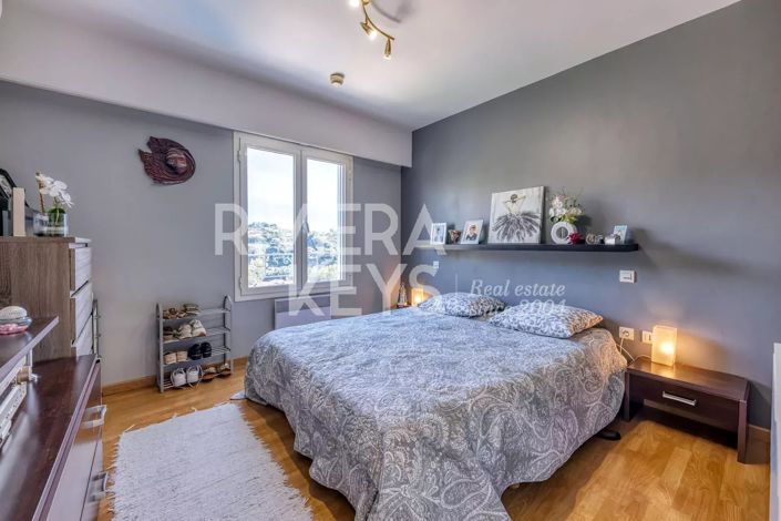 Image No.20-4 Bed House for sale