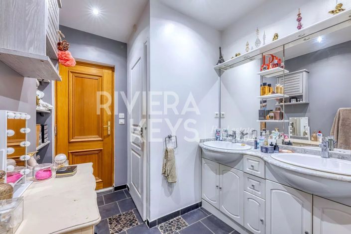 Image No.24-4 Bed House for sale